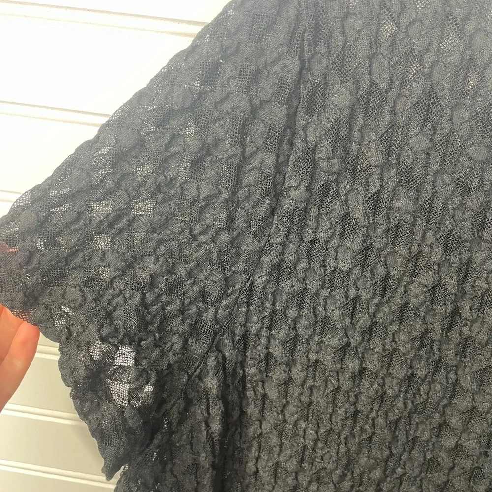 Torrid Black Sheer Textured Short Sleeve Shirt Size 2 Women’s - Picture 4 of 6
